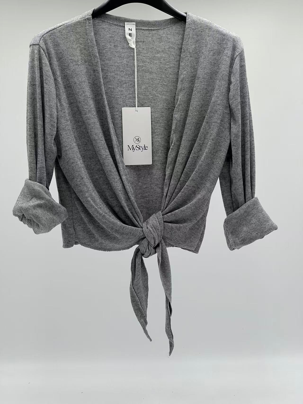 Rebeca corta gris 