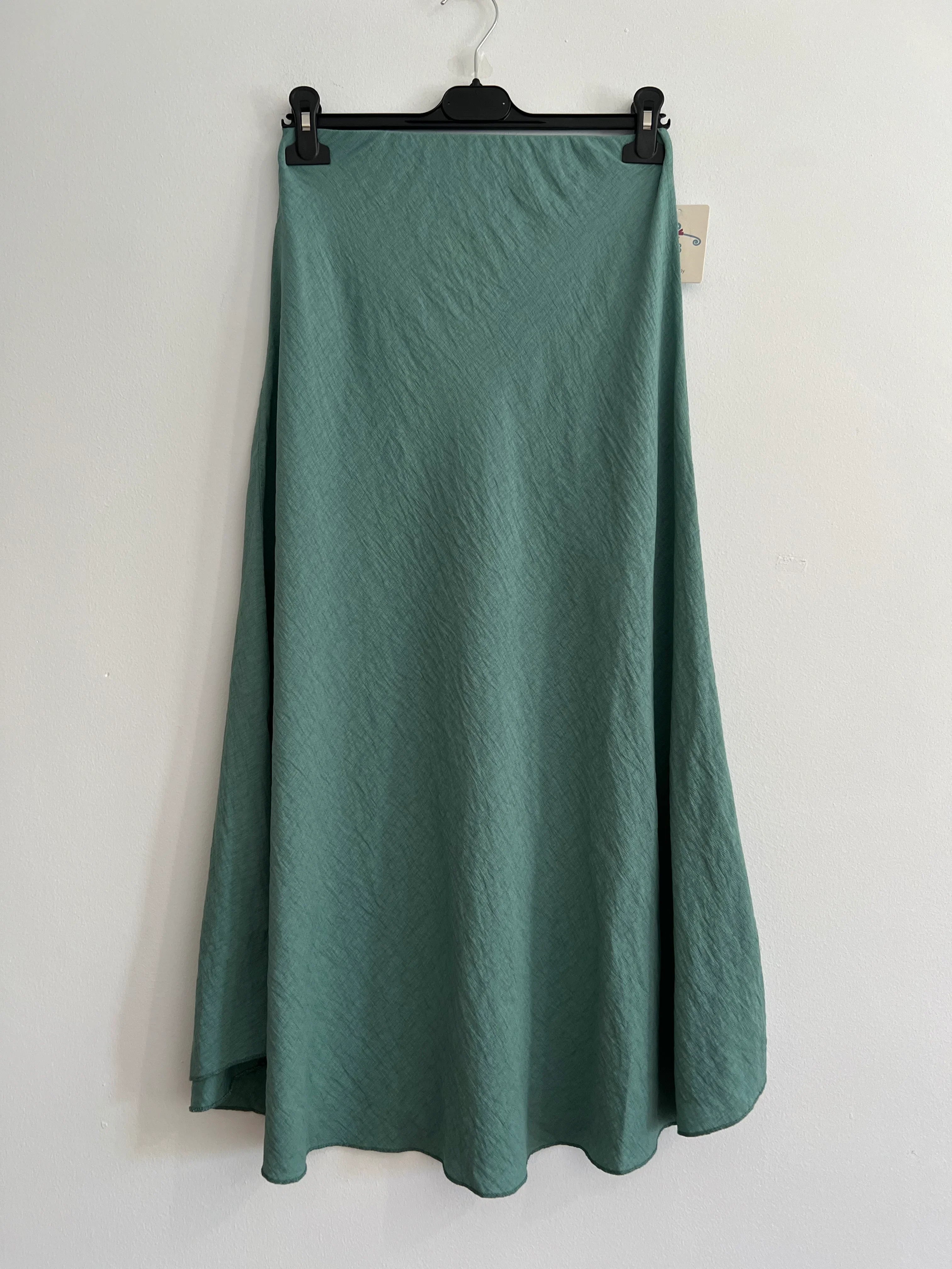 Falda larga verde agua