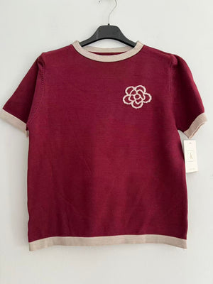 Camiseta bordado floral burdeos