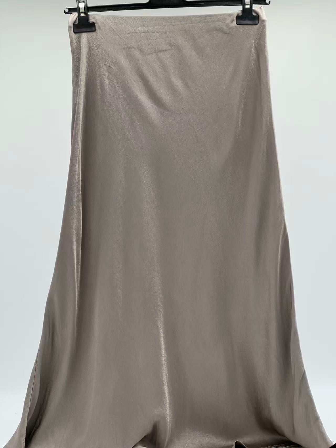 Falda raso larga taupe