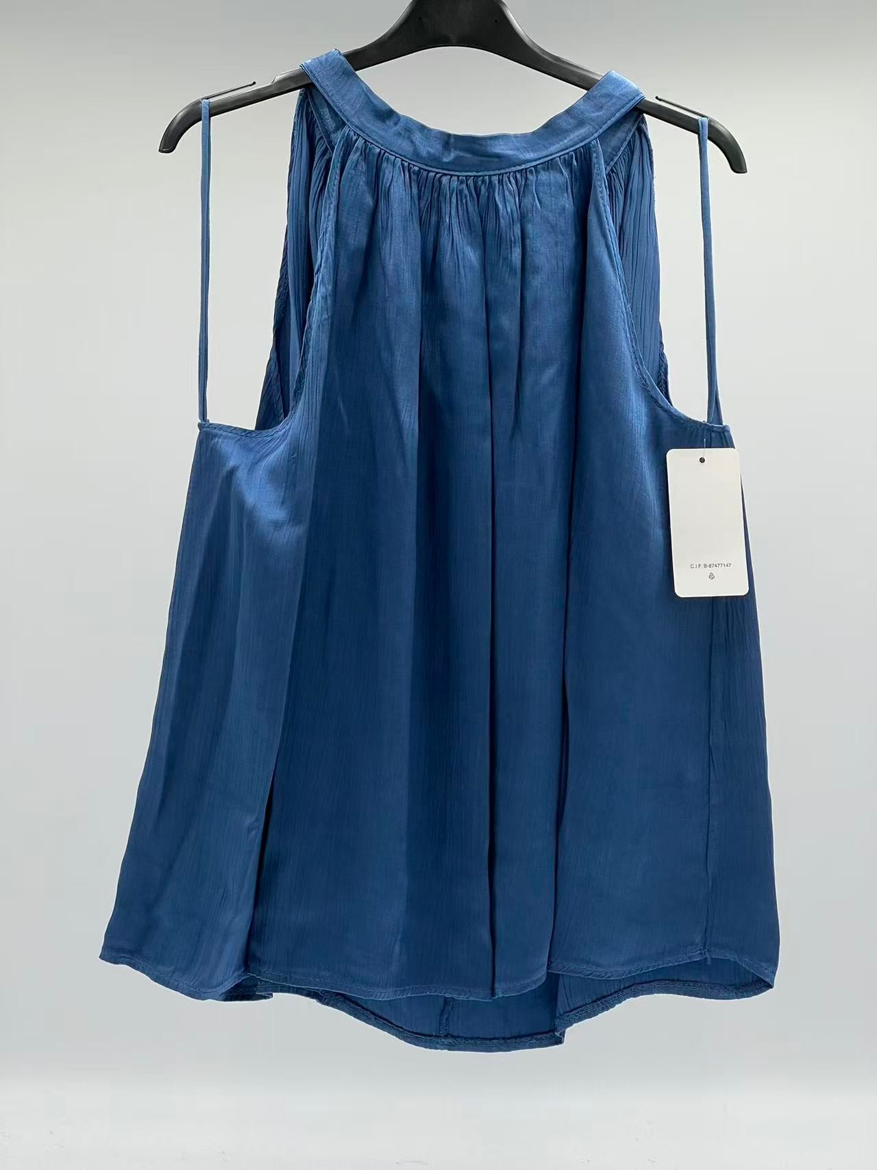 Blusa Satinada de Cuello Halter con Lazo Posterior