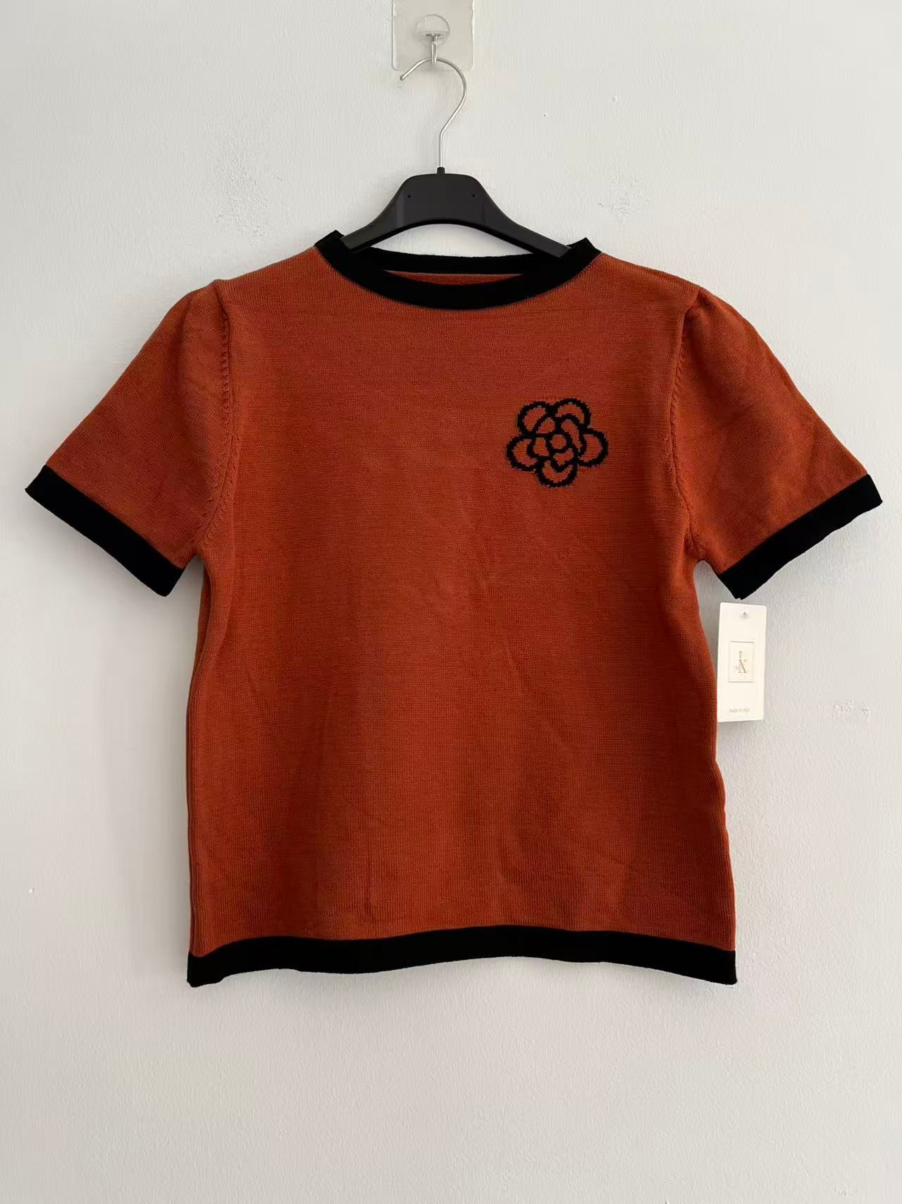 Camiseta bordado floral caldera