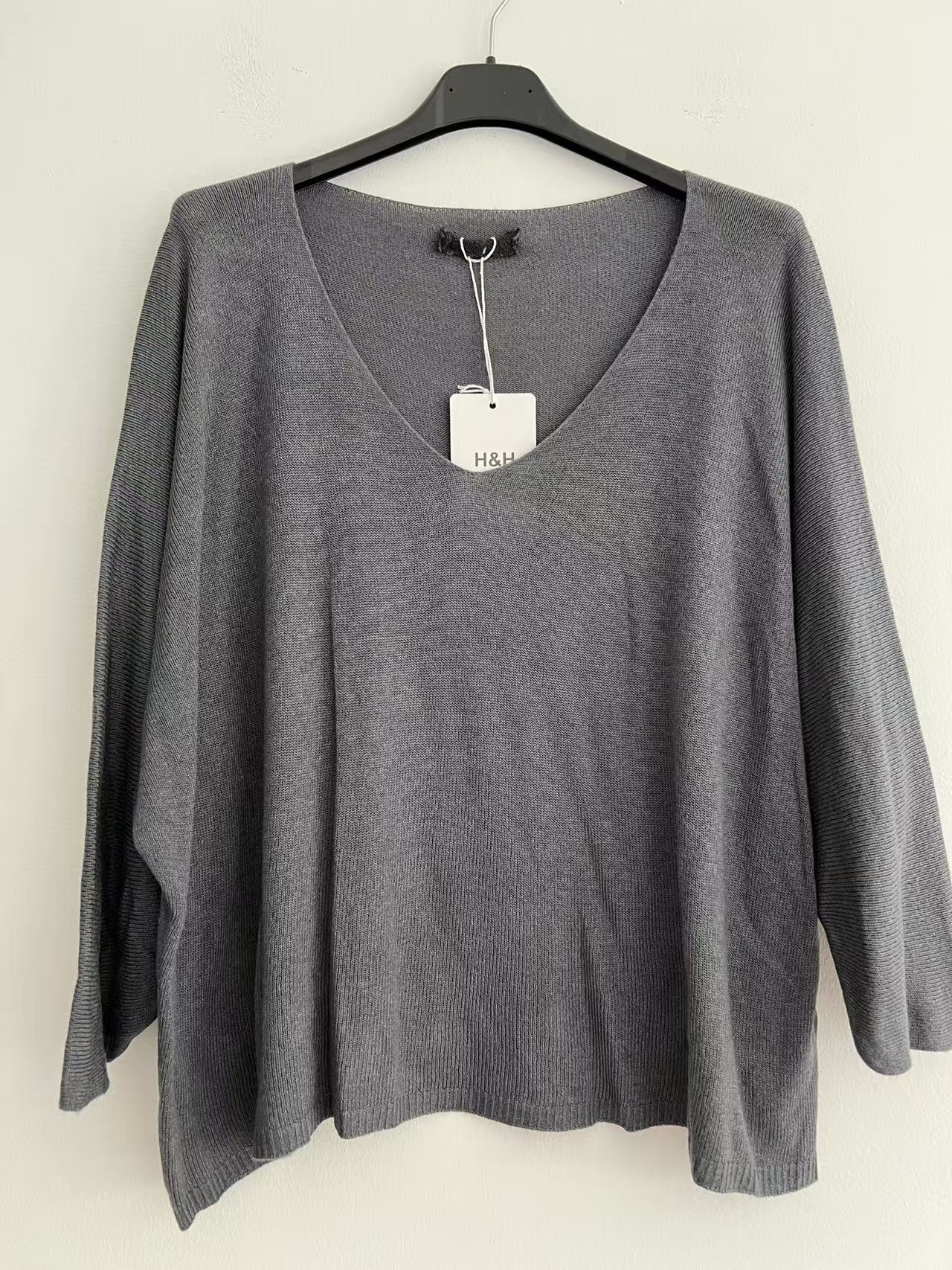 Blusa de puntos gris