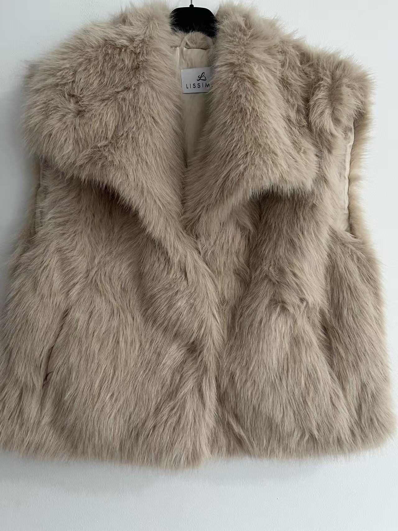 Chaleco efecto pelo beige 