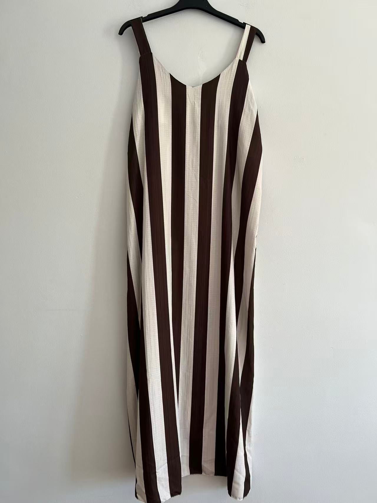 Vestido Largo de Tirantes con Rayas Verticales