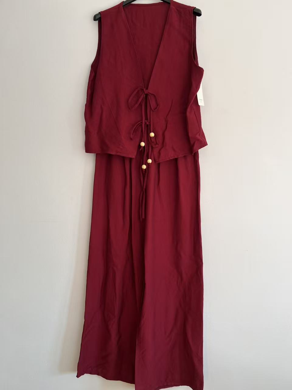 Conjunto de Dos Piezas en 100% Viscosa Chaleco con Lazadas y Pantalón Fluido