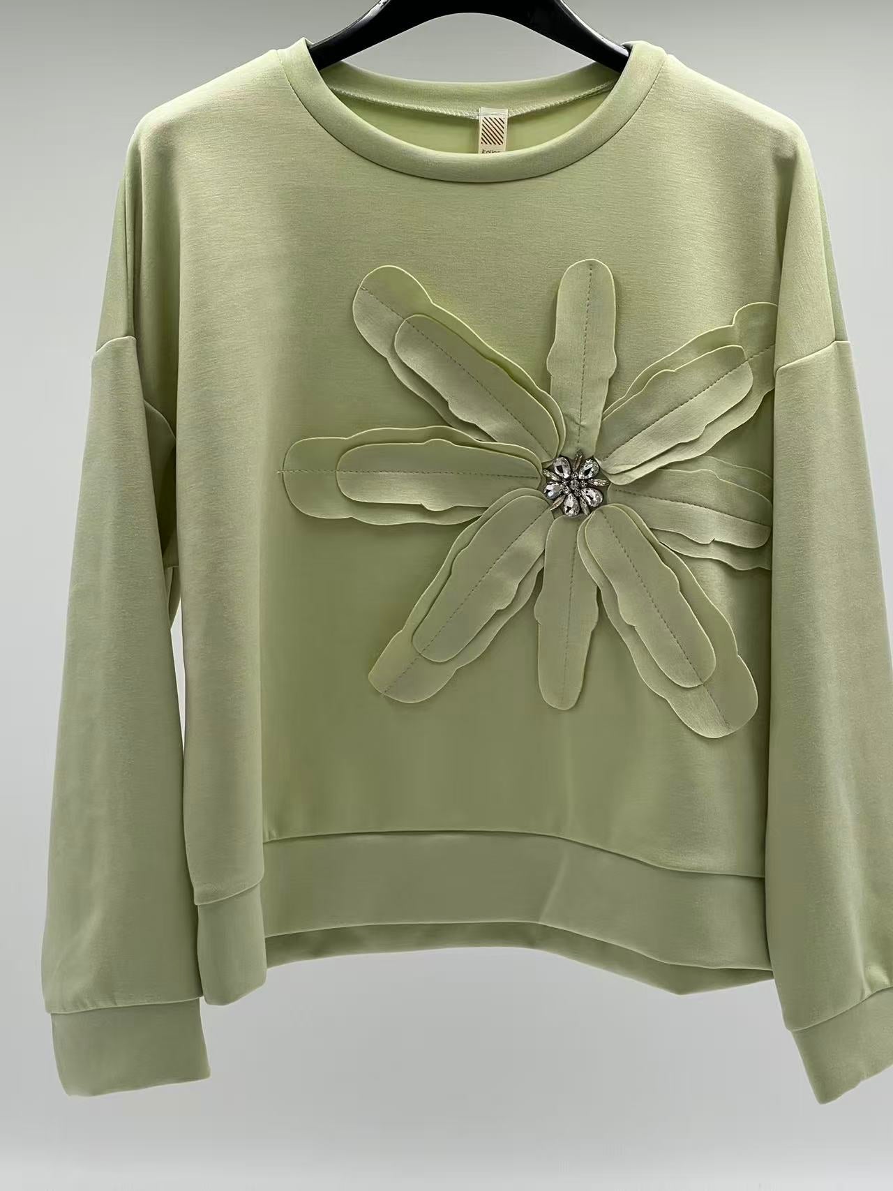 Sudadera "Soft Mint" con Flor en Relieve y Detalle de Cristales